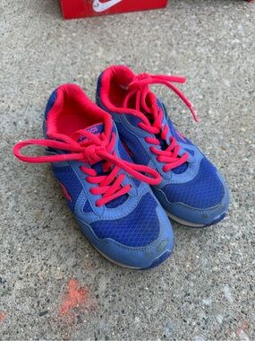 kangaROOS Blue Sneakers with Bright Pink Laces